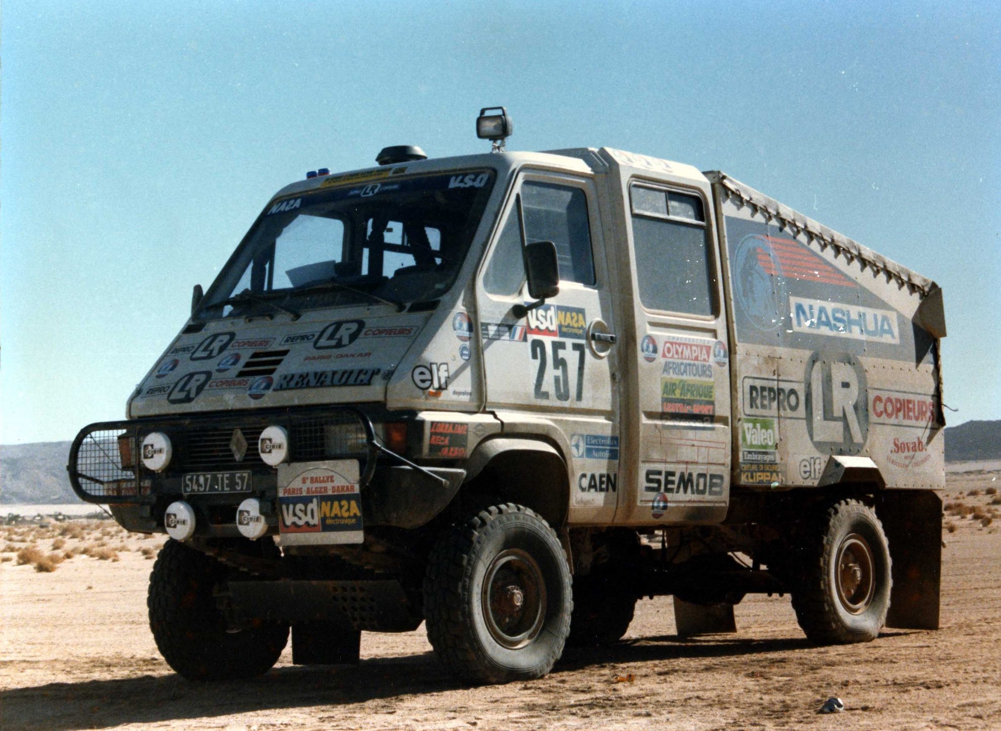 jpg_N257-Paris-Dakar-1986-Renault-B90-4x4-1980x1445.jpg